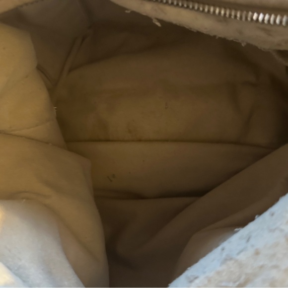 Very Worn Authentic Louis Vuitton MM Stratus Ecru Olympe Leather Shoulder Bag - Picture 6 of 8